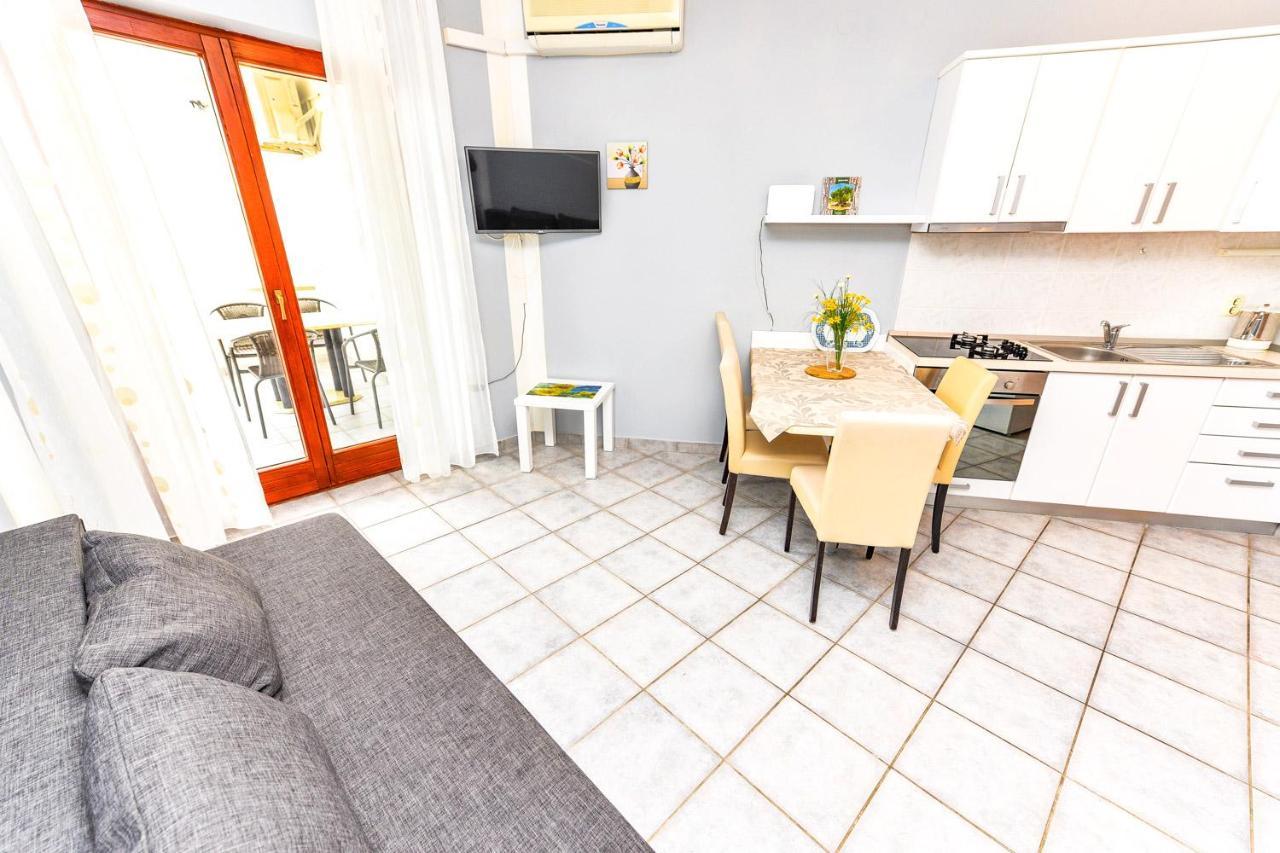 Apartments Hope Novalja Eksteriør billede